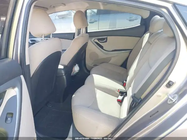 5NPDH4AE7GH706374 2016 HYUNDAI ELANTRA - Image 8
