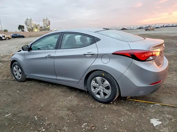 5NPDH4AE7GH708061 2016 HYUNDAI ELANTRA - Image 2