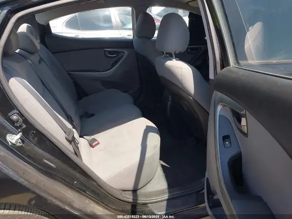 5NPDH4AE7GH709372 2016 HYUNDAI ELANTRA - Image 8