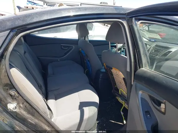 5NPDH4AE7GH711672 2016 HYUNDAI ELANTRA - Image 8