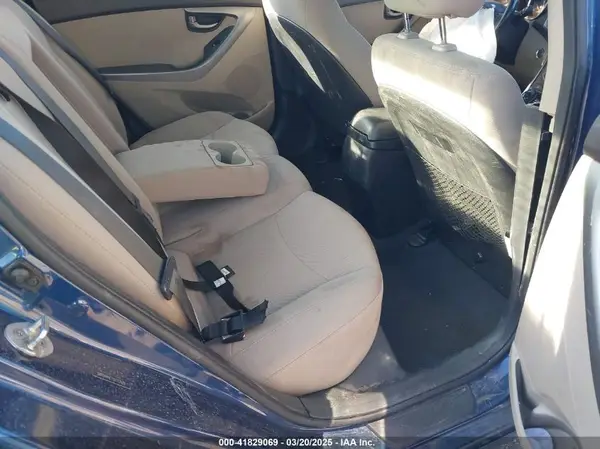 5NPDH4AE7GH712529 2016 HYUNDAI ELANTRA - Image 8