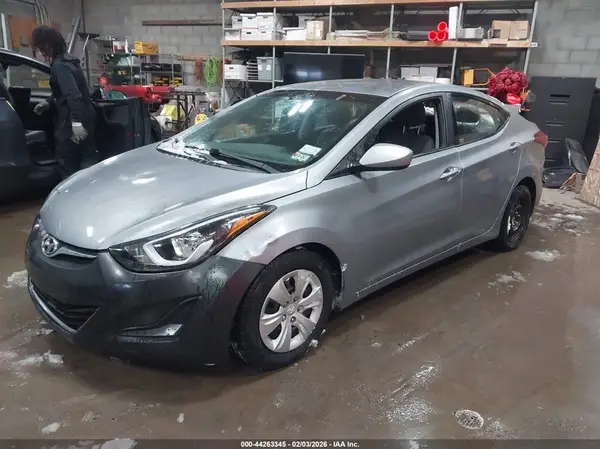 5NPDH4AE7GH713700 2016 HYUNDAI ELANTRA - Image 2
