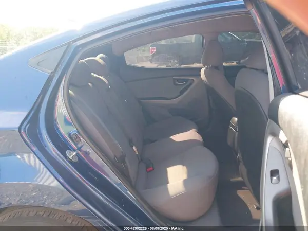 5NPDH4AE7GH713891 2016 HYUNDAI ELANTRA - Image 8