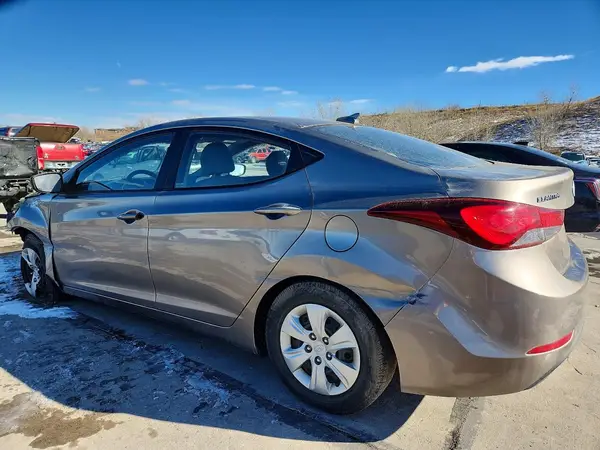 5NPDH4AE7GH714393 2016 HYUNDAI ELANTRA - Image 2