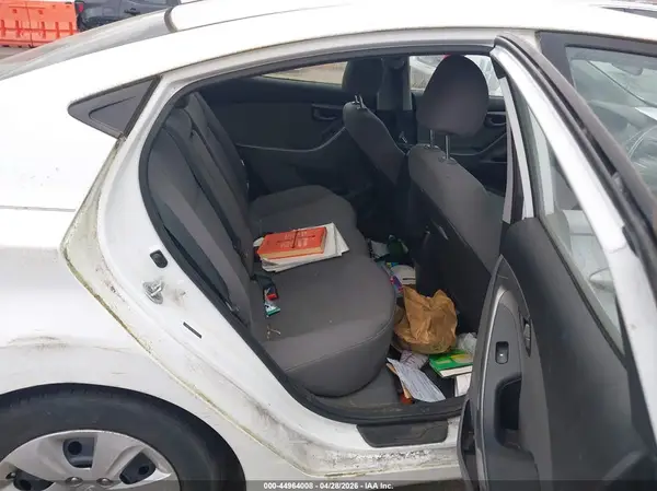 5NPDH4AE7GH716631 2016 HYUNDAI ELANTRA - Image 8