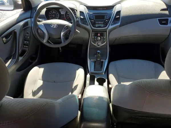 5NPDH4AE7GH717956 2016 HYUNDAI ELANTRA - Image 8