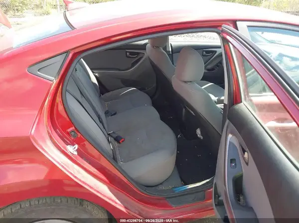 5NPDH4AE7GH721604 2016 HYUNDAI ELANTRA - Image 8