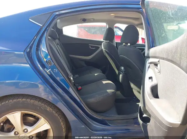 5NPDH4AE7GH723577 2016 HYUNDAI ELANTRA - Image 8