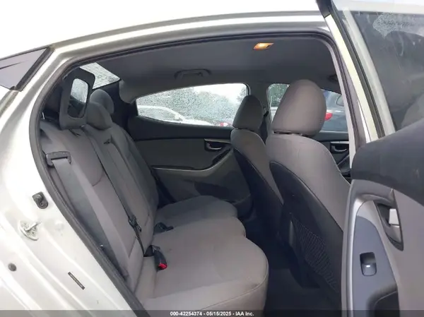 5NPDH4AE7GH725488 2016 HYUNDAI ELANTRA - Image 8