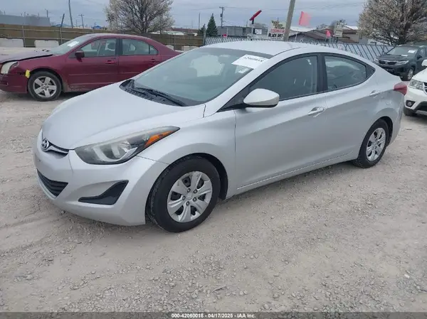 5NPDH4AE7GH728956 2016 HYUNDAI ELANTRA - Image 2