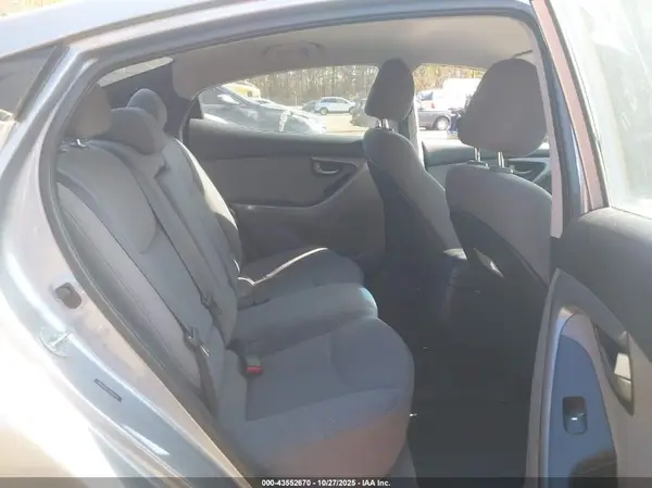 5NPDH4AE7GH730075 2016 HYUNDAI ELANTRA - Image 8