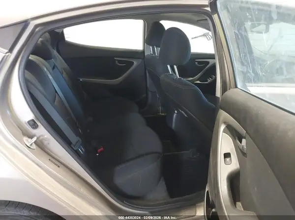 5NPDH4AE7GH732909 2016 HYUNDAI ELANTRA - Image 8