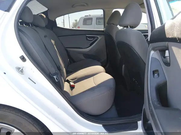 5NPDH4AE7GH733249 2016 HYUNDAI ELANTRA - Image 8