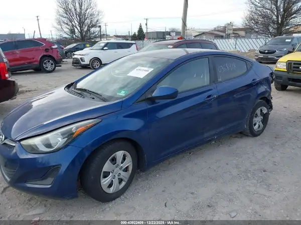 5NPDH4AE7GH735020 2016 HYUNDAI ELANTRA - Image 2