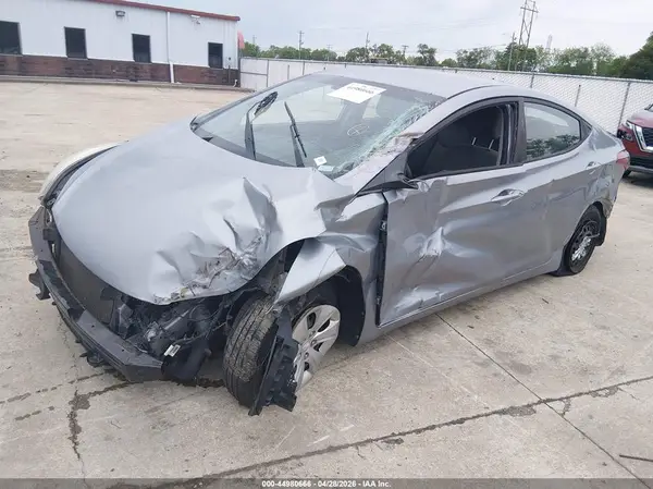 5NPDH4AE7GH736328 2016 HYUNDAI ELANTRA - Image 2