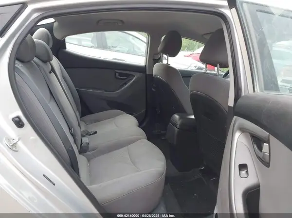 5NPDH4AE7GH736569 2016 HYUNDAI ELANTRA - Image 8