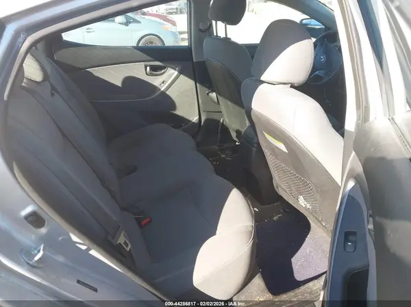 5NPDH4AE7GH738077 2016 HYUNDAI ELANTRA - Image 8