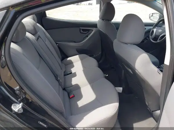 5NPDH4AE7GH738709 2016 HYUNDAI ELANTRA - Image 8