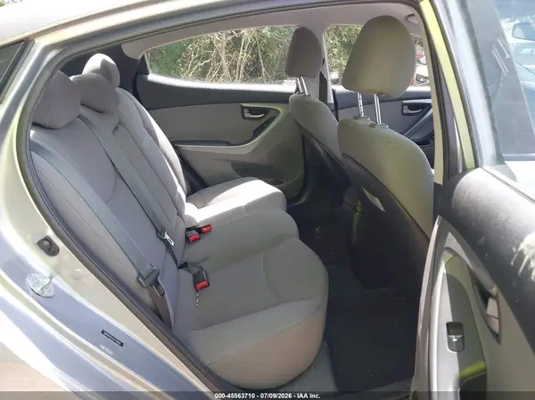 5NPDH4AE7GH738936 2016 HYUNDAI ELANTRA - Image 8