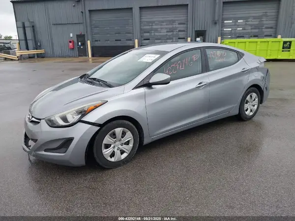 5NPDH4AE7GH739181 2016 HYUNDAI ELANTRA - Image 2