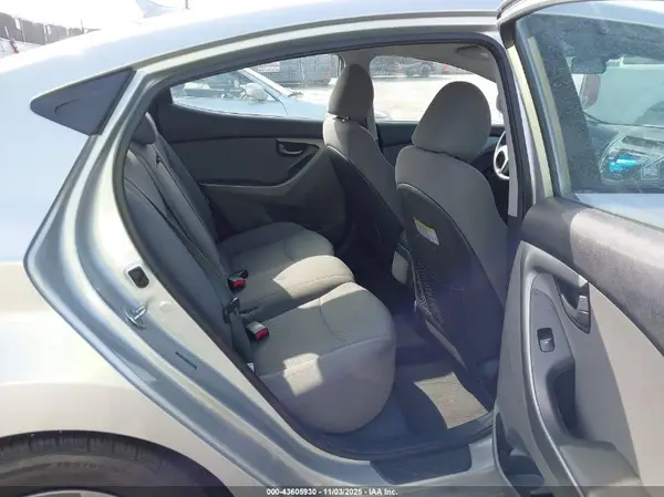5NPDH4AE7GH739925 2016 HYUNDAI ELANTRA - Image 8