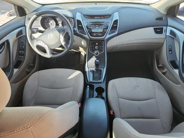 5NPDH4AE7GH742064 2016 HYUNDAI ELANTRA - Image 8
