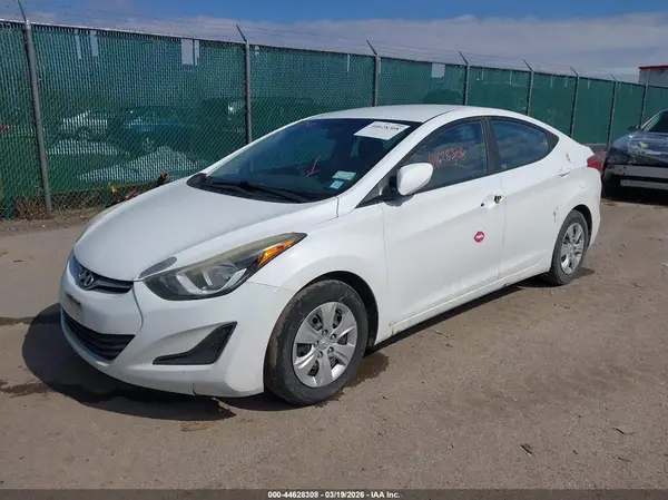 5NPDH4AE7GH743229 2016 HYUNDAI ELANTRA - Image 2
