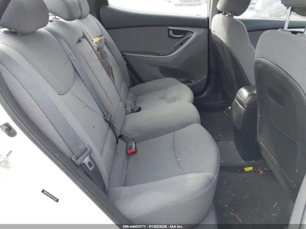 5NPDH4AE7GH743439 2016 HYUNDAI ELANTRA - Image 8