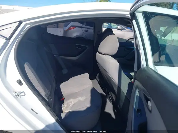 5NPDH4AE7GH743943 2016 HYUNDAI ELANTRA - Image 8