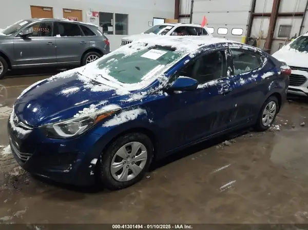 5NPDH4AE7GH745028 2016 HYUNDAI ELANTRA - Image 2