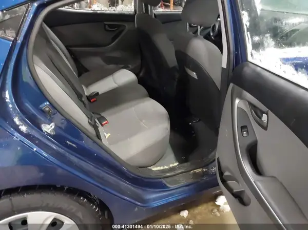 5NPDH4AE7GH745028 2016 HYUNDAI ELANTRA - Image 8