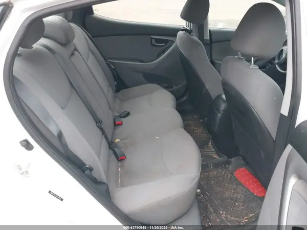 5NPDH4AE7GH747054 2016 HYUNDAI ELANTRA - Image 8