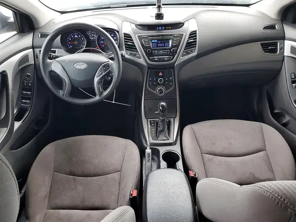 5NPDH4AE7GH747314 2016 HYUNDAI ELANTRA - Image 8