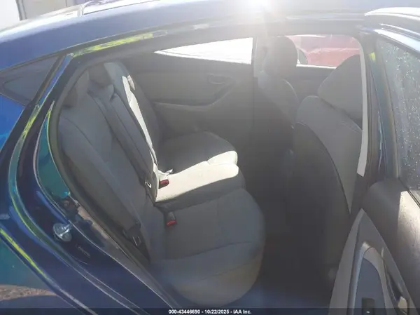 5NPDH4AE7GH748236 2016 HYUNDAI ELANTRA - Image 8