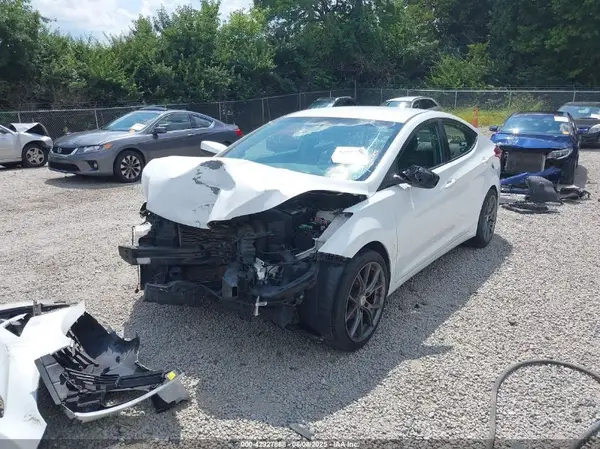 5NPDH4AE7GH750696 2016 HYUNDAI ELANTRA - Image 2