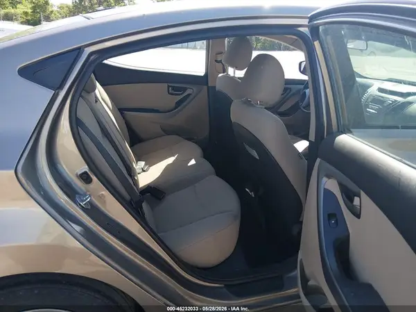 5NPDH4AE7GH751461 2016 HYUNDAI ELANTRA - Image 8