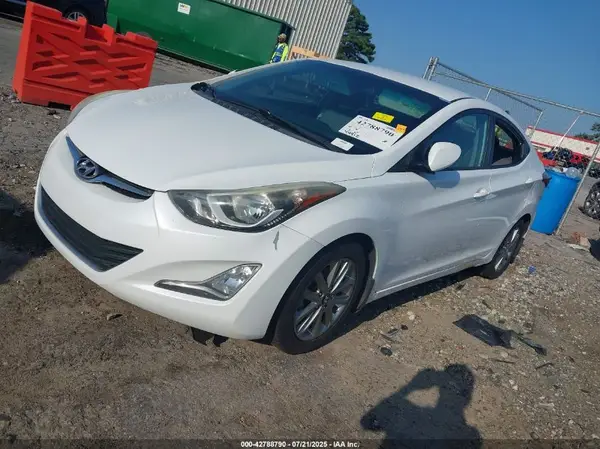 5NPDH4AE7GH753923 2016 HYUNDAI ELANTRA - Image 2