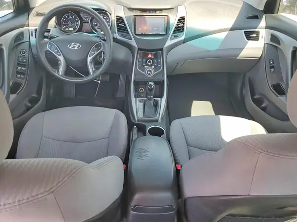 5NPDH4AE7GH756255 2016 HYUNDAI ELANTRA - Image 8