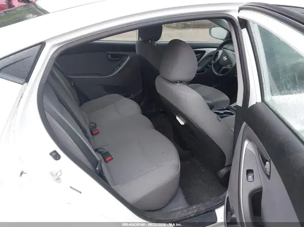 5NPDH4AE7GH756482 2016 HYUNDAI ELANTRA - Image 8
