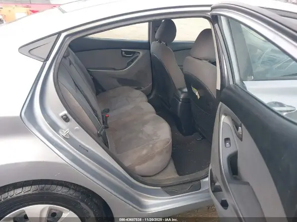 5NPDH4AE7GH757275 2016 HYUNDAI ELANTRA - Image 8