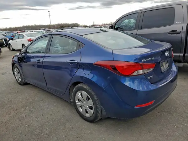 5NPDH4AE7GH757874 2016 HYUNDAI ELANTRA - Image 2