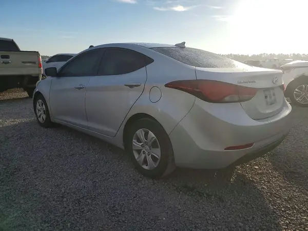 5NPDH4AE7GH761312 2016 HYUNDAI ELANTRA - Image 2