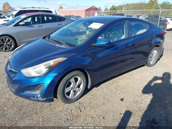 5NPDH4AE7GH761388 2016 HYUNDAI ELANTRA - Image 2