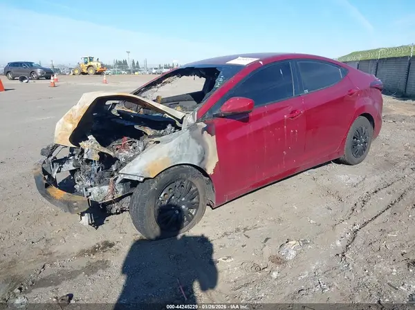 5NPDH4AE7GH762525 2016 HYUNDAI ELANTRA - Image 2