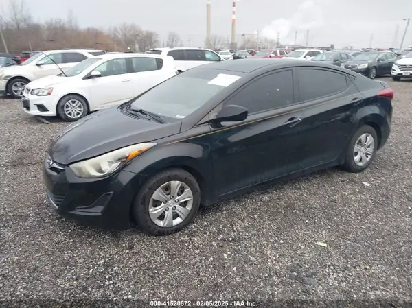 5NPDH4AE7GH764582 2016 HYUNDAI ELANTRA - Image 2