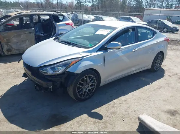 5NPDH4AE7GH765196 2016 HYUNDAI ELANTRA - Image 2