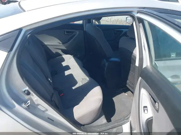 5NPDH4AE7GH765196 2016 HYUNDAI ELANTRA - Image 8