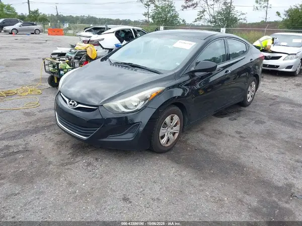 5NPDH4AE7GH766624 2016 HYUNDAI ELANTRA - Image 2