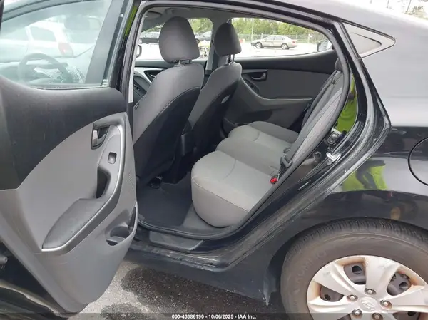 5NPDH4AE7GH766624 2016 HYUNDAI ELANTRA - Image 8