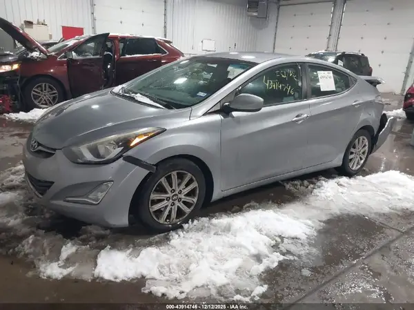 5NPDH4AE7GH767529 2016 HYUNDAI ELANTRA - Image 2